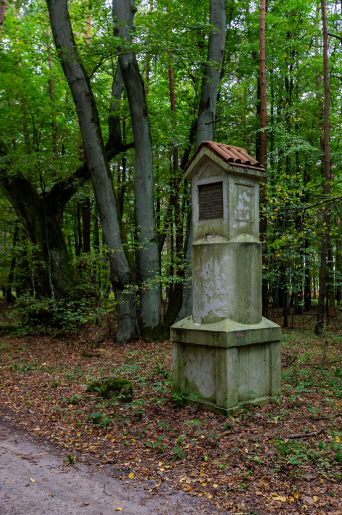 Kapliczka „Biały słup” z drugiej połowy XVIII w.