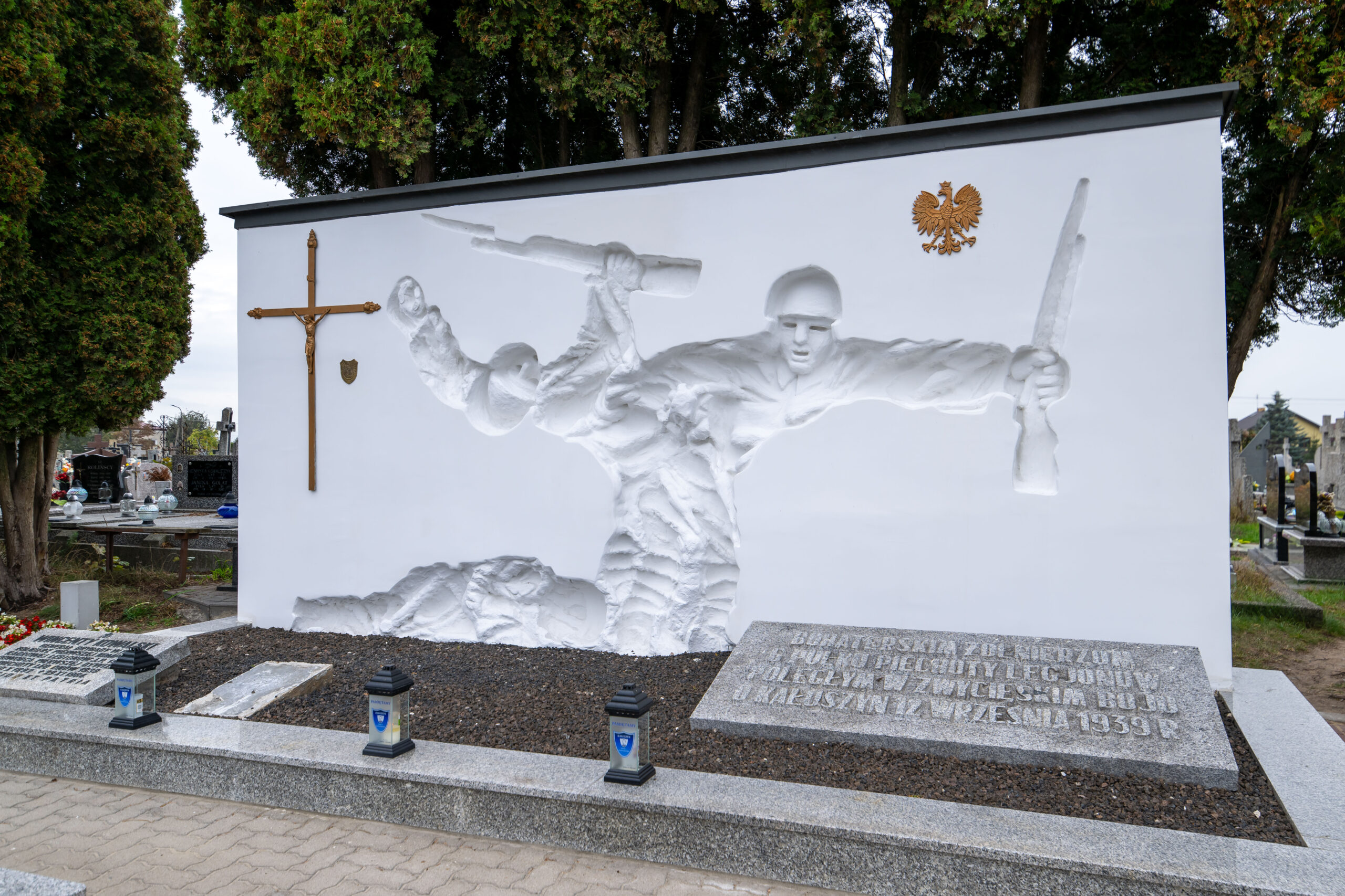 Pomnik bohaterskim żołnierzom 6. Pułku Piechoty Legionów Marszałka Józefa Piłsudskiego poległym w zwycięskim boju o Kałuszyn 12 września 1939 r. 1