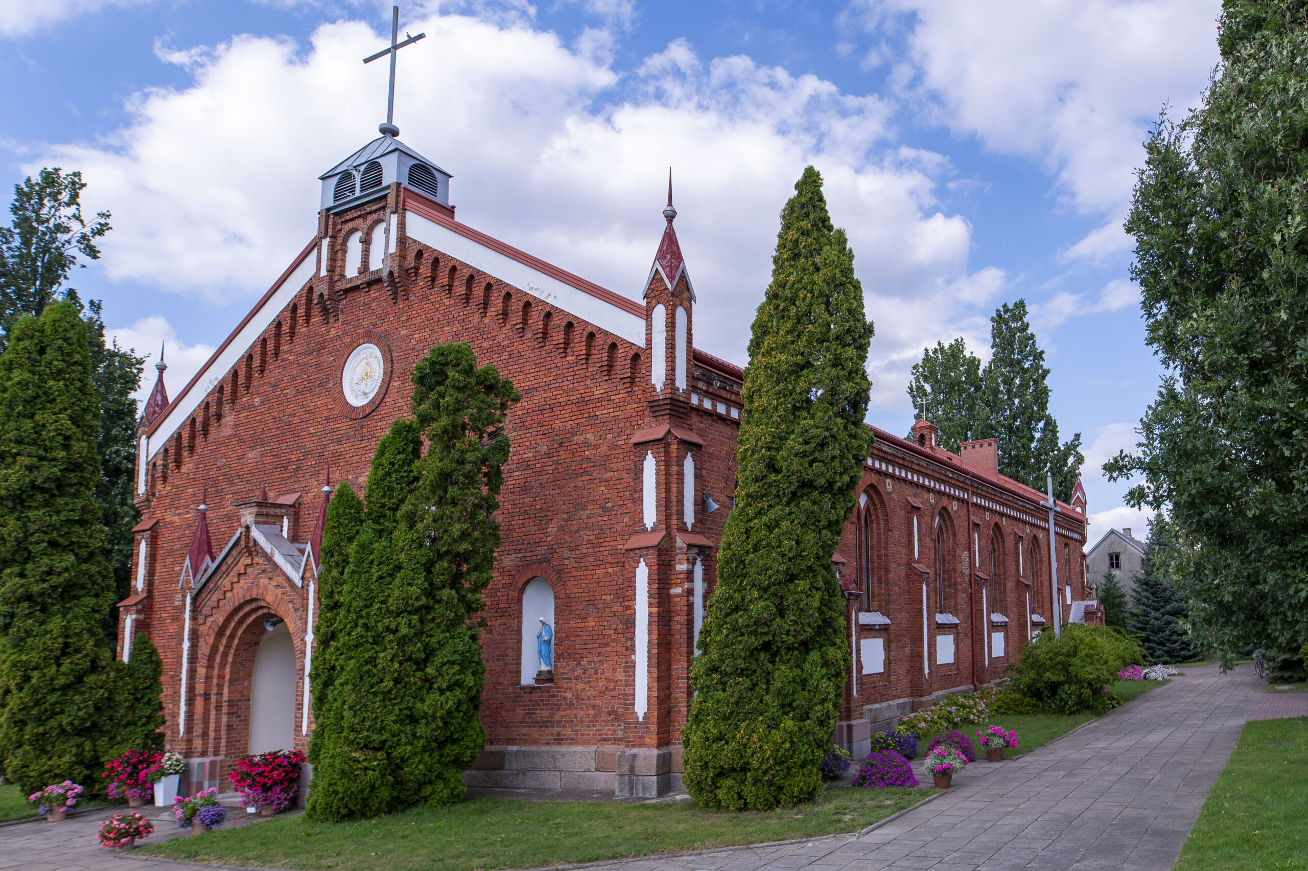 Neogotycki kościół mariawitów pw. Trójcy Przenajświętszej 1